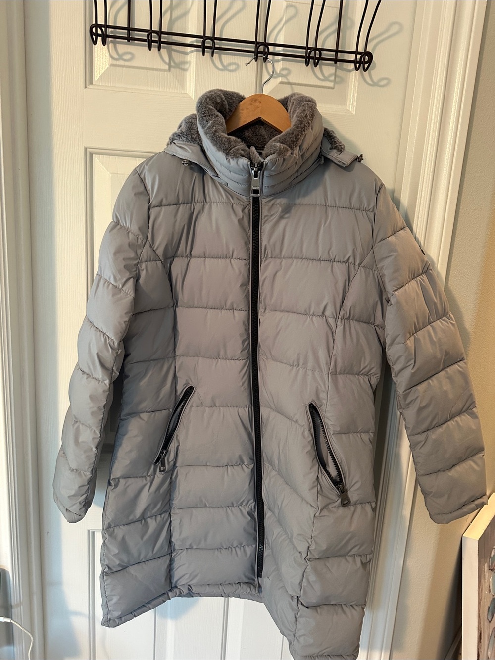 Andrew Marc Light Gray Puffer Ski Jacket with Faux Fur Trim